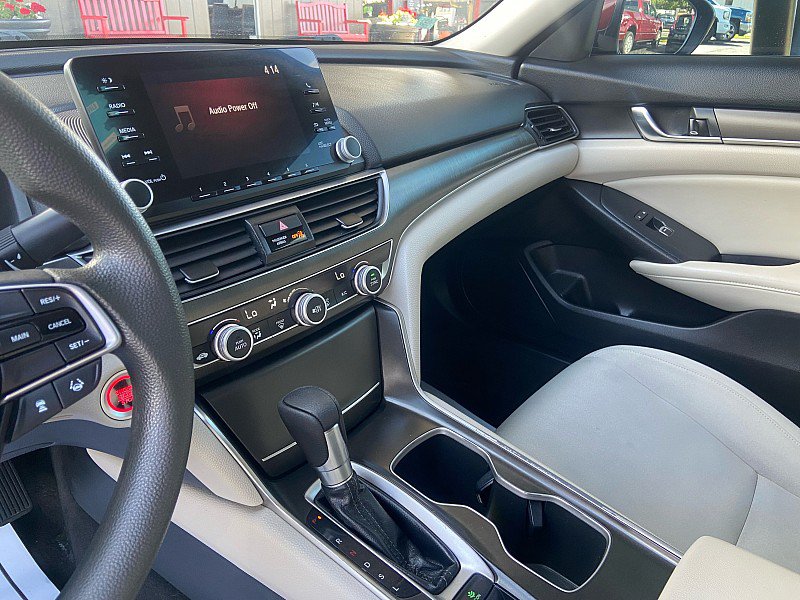 Used 2018 Honda Accord LX image 13