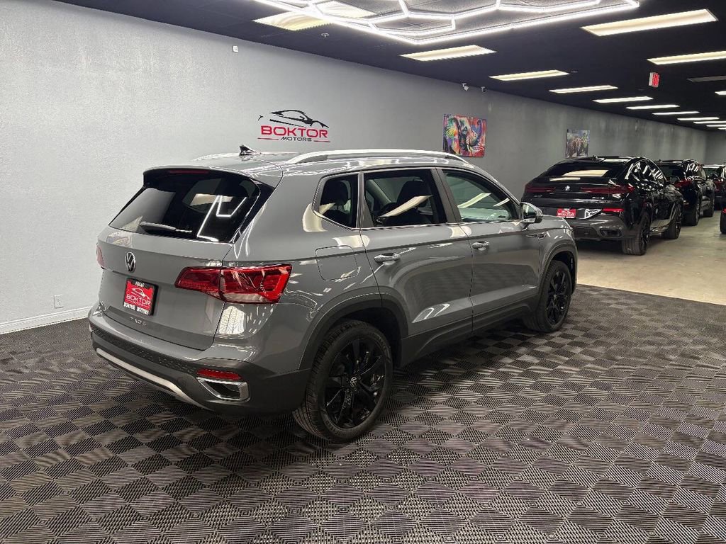 Used 2022 Volkswagen Taos SE FWD image 12