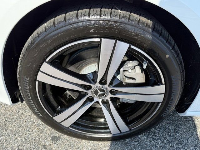 Used 2025 Mercedes-Benz C 300 Sedan image 9