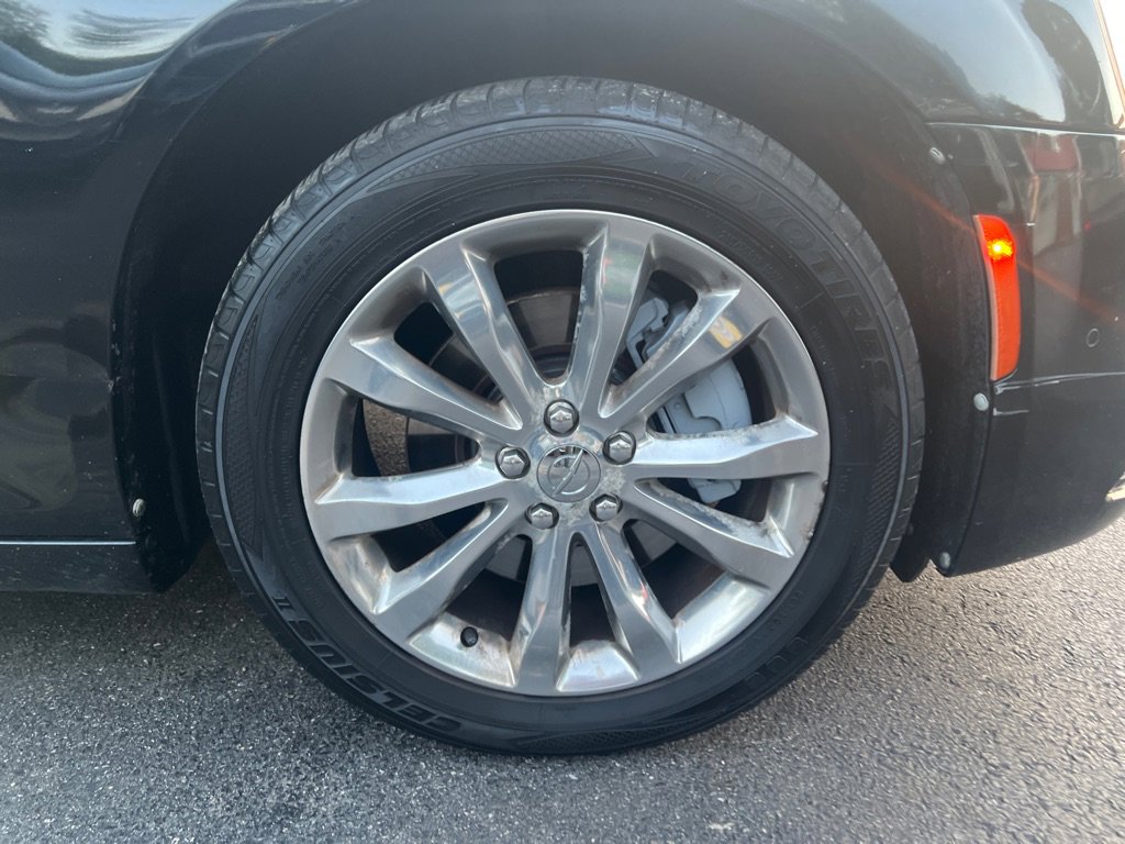 Used 2015 Chrysler 300 Limited w/ 300 Premium Group image 33