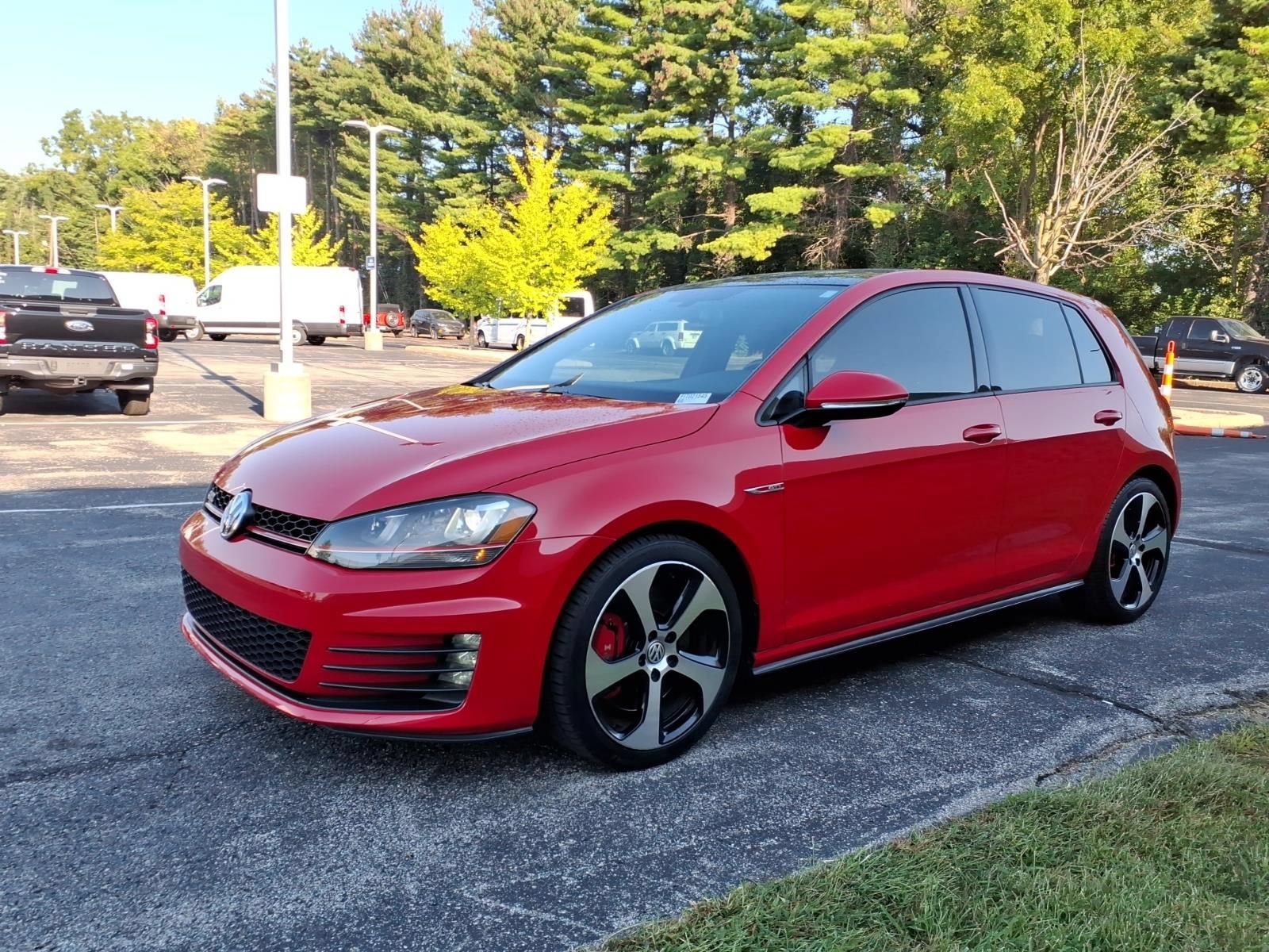 Used 2017 Volkswagen GTI SE FWD image 5