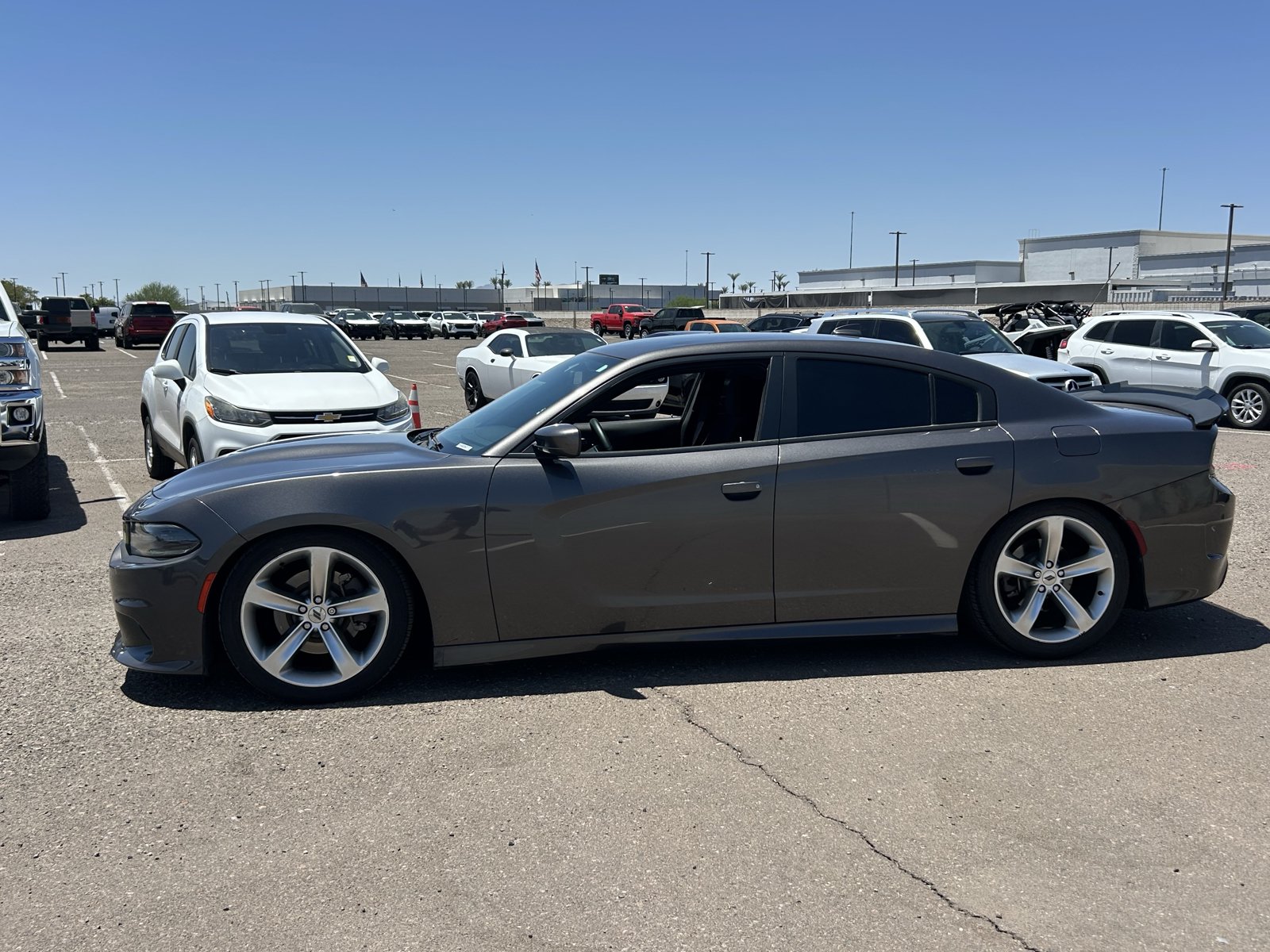 Used 2018 Dodge Charger R/T RWD image 2