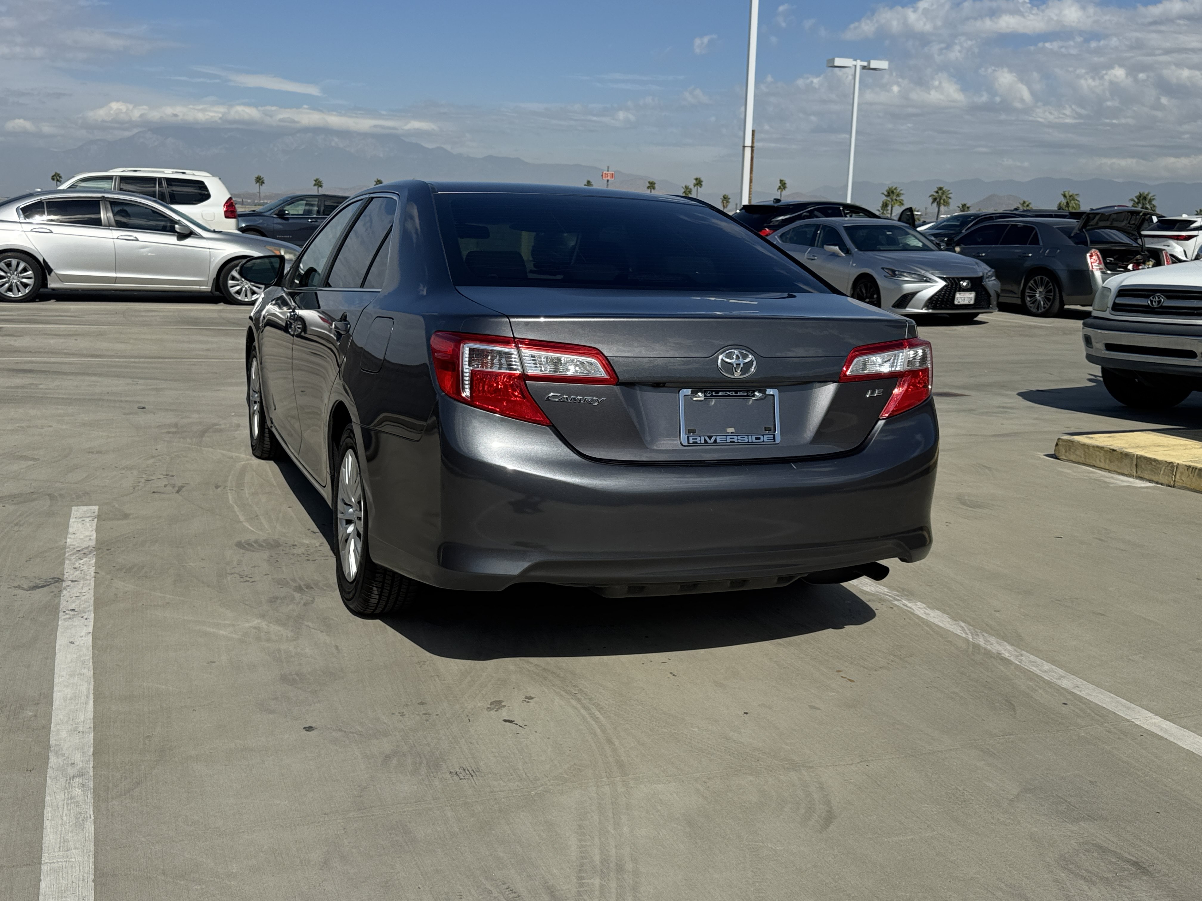 Used 2014 Toyota Camry LE FWD image 8
