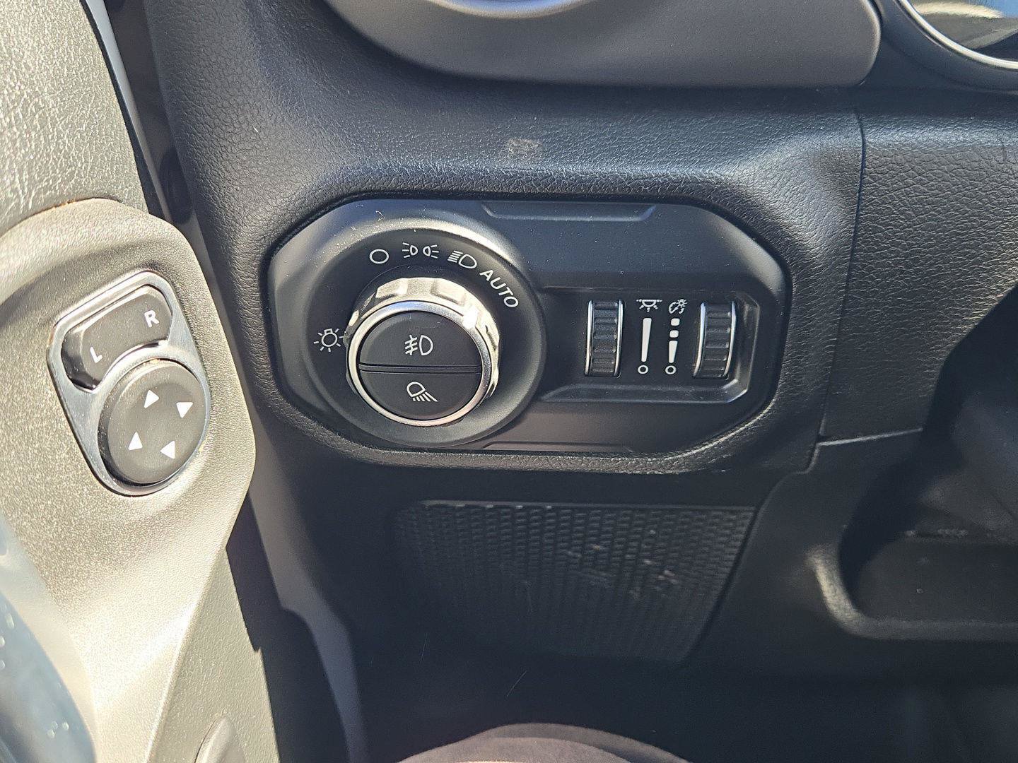 Used 2020 Jeep Gladiator Sport w/ Quick Order Package 24S AWD/4WD image 22