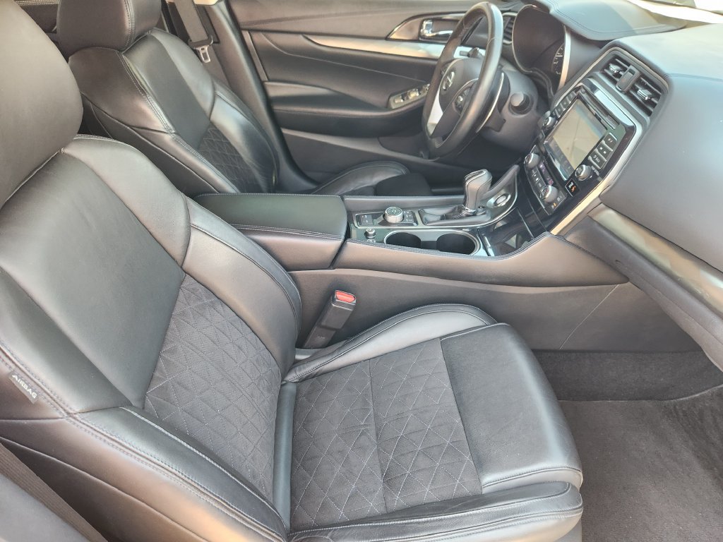 Used 2018 Nissan Maxima SR w/ Midnight Edition FWD image 9