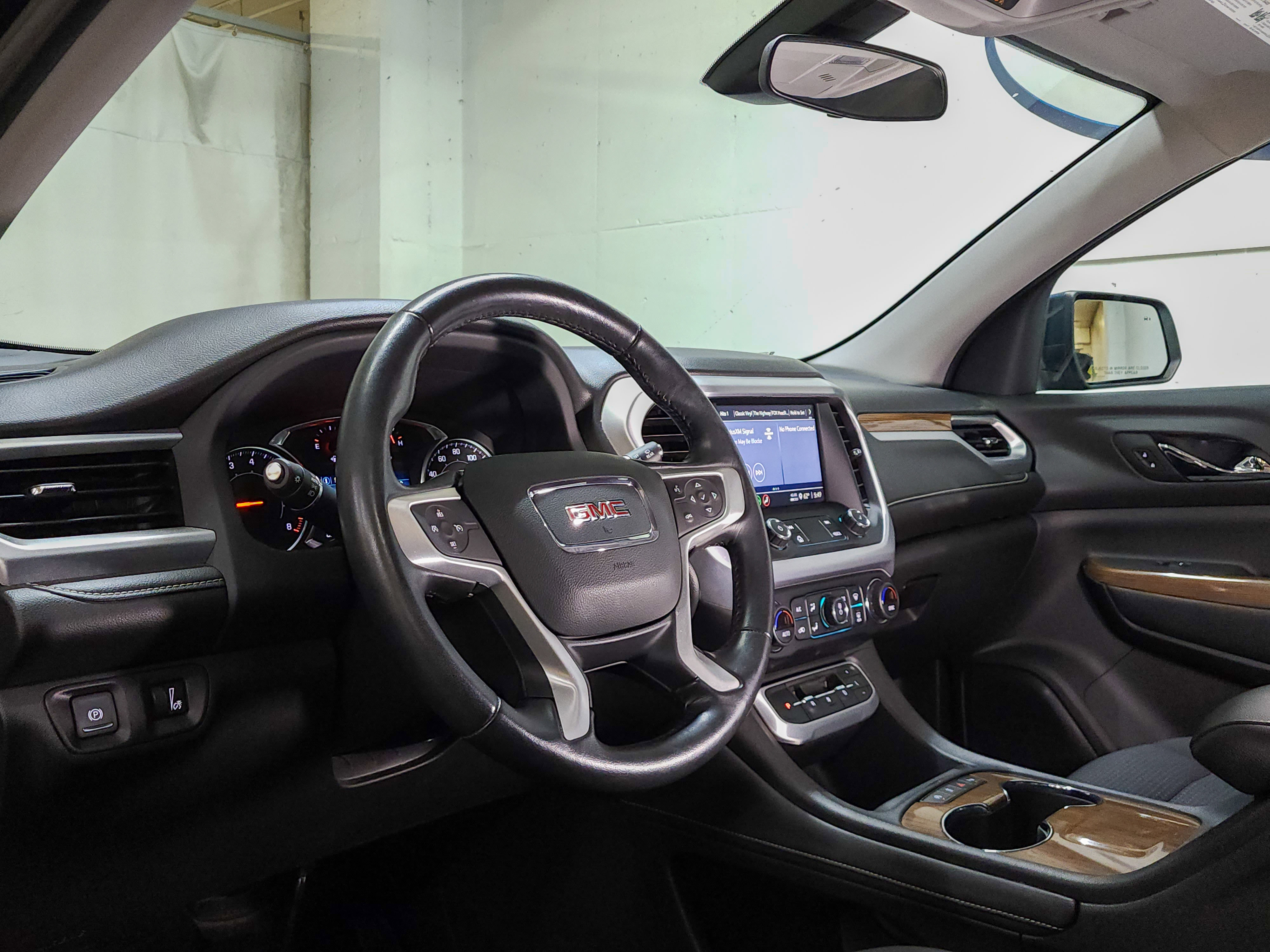 Used 2020 GMC Acadia SLE image 33