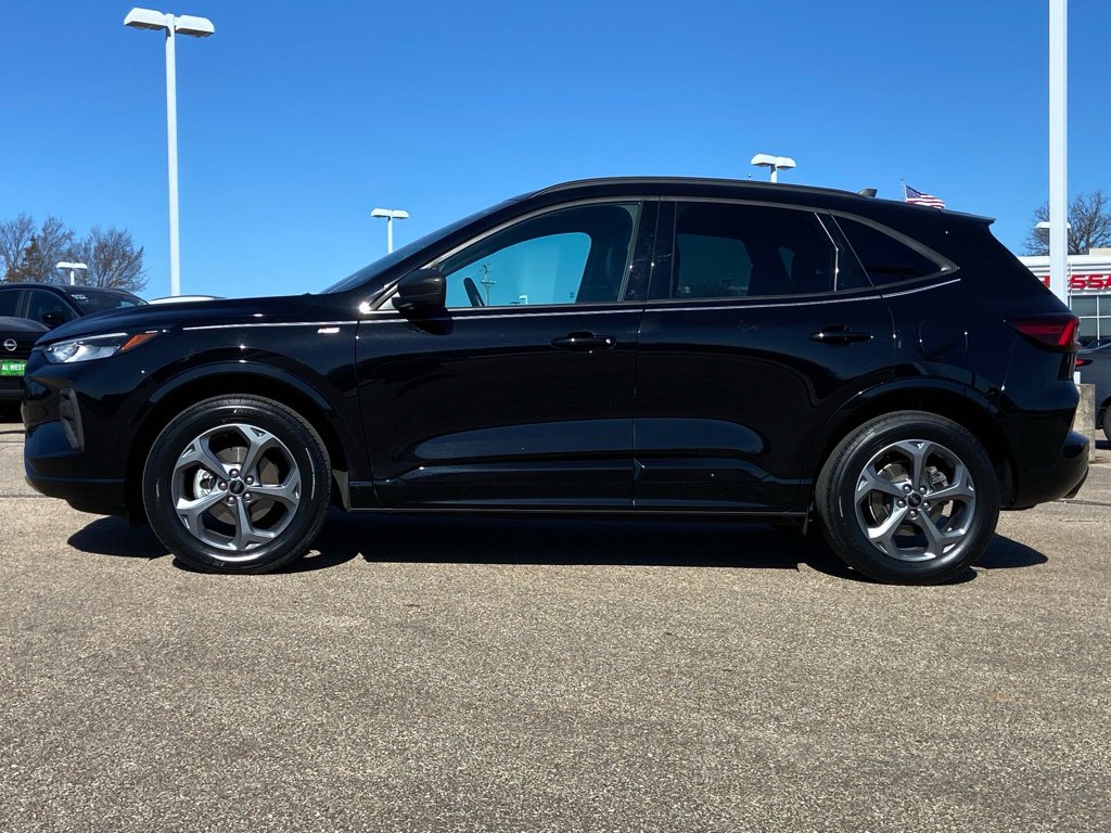 Used 2023 Ford Escape ST-Line w/ Tech Pack #1 AWD/4WD image 8