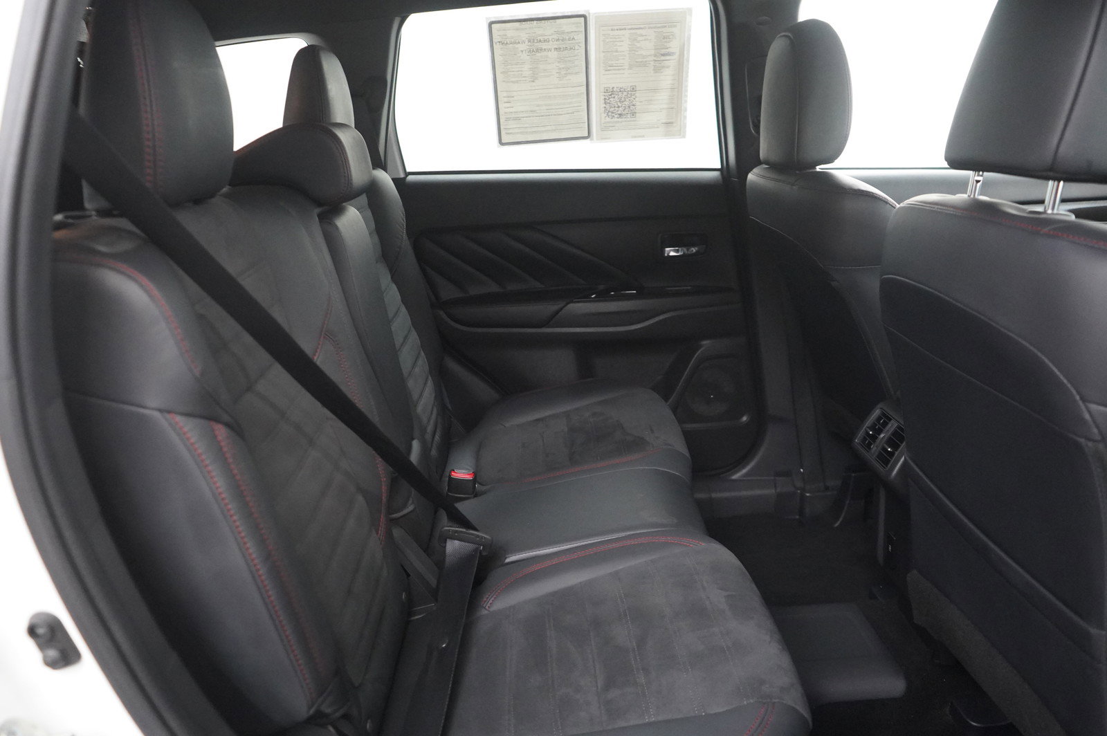 Used 2022 Mitsubishi Outlander LE image 11