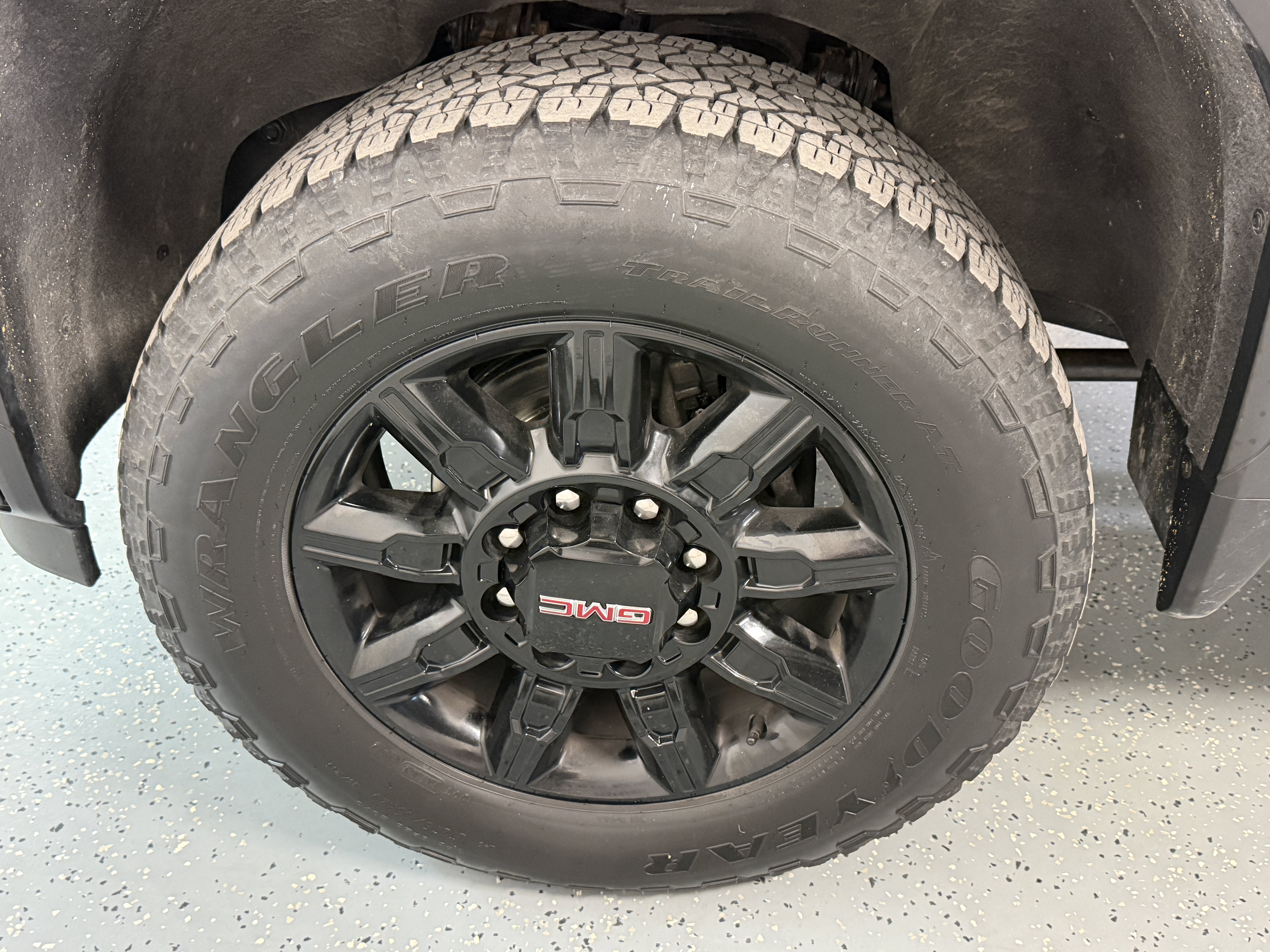 Used 2024 GMC Sierra 2500 AT4 w/ AT4 Preferred Package AWD/4WD image 30