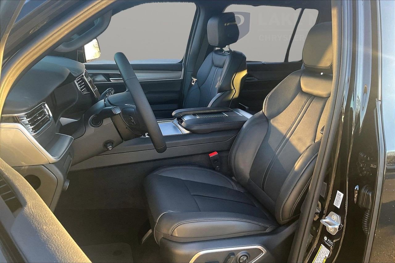 New 2026 Jeep Grand Wagoneer Limited AWD/4WD image 22