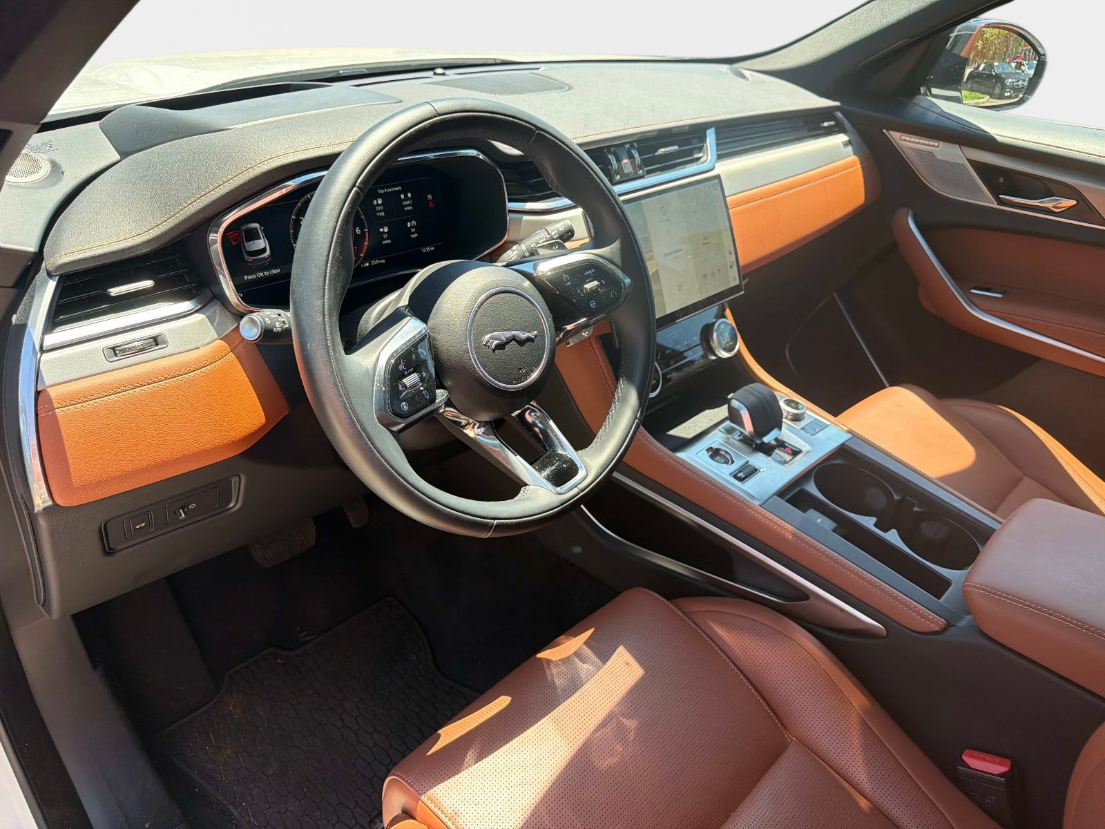 Used 2026 Jaguar F-PACE R-Dynamic S AWD/4WD image 17