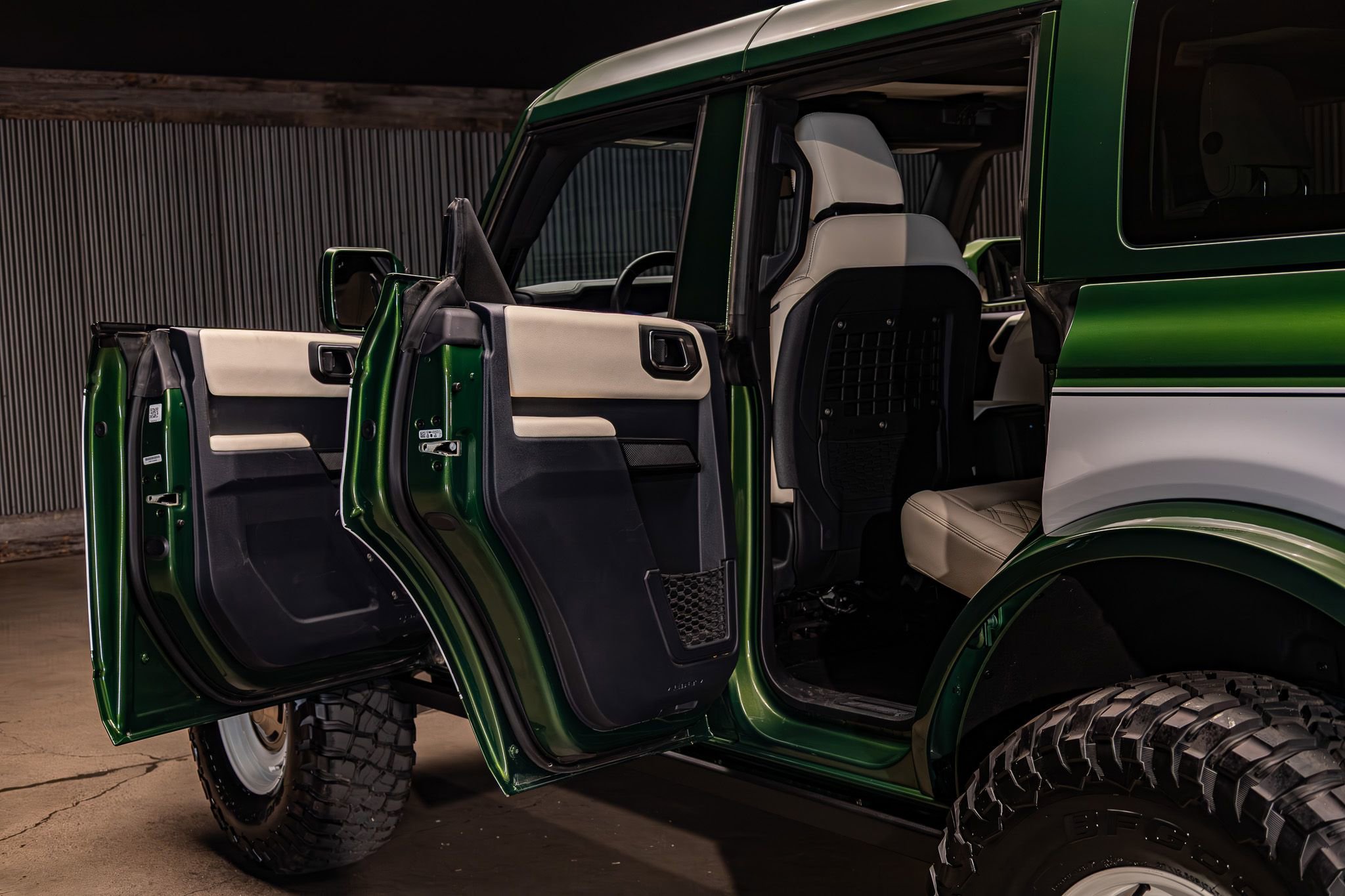 Used 2025 Ford Bronco Badlands image 28