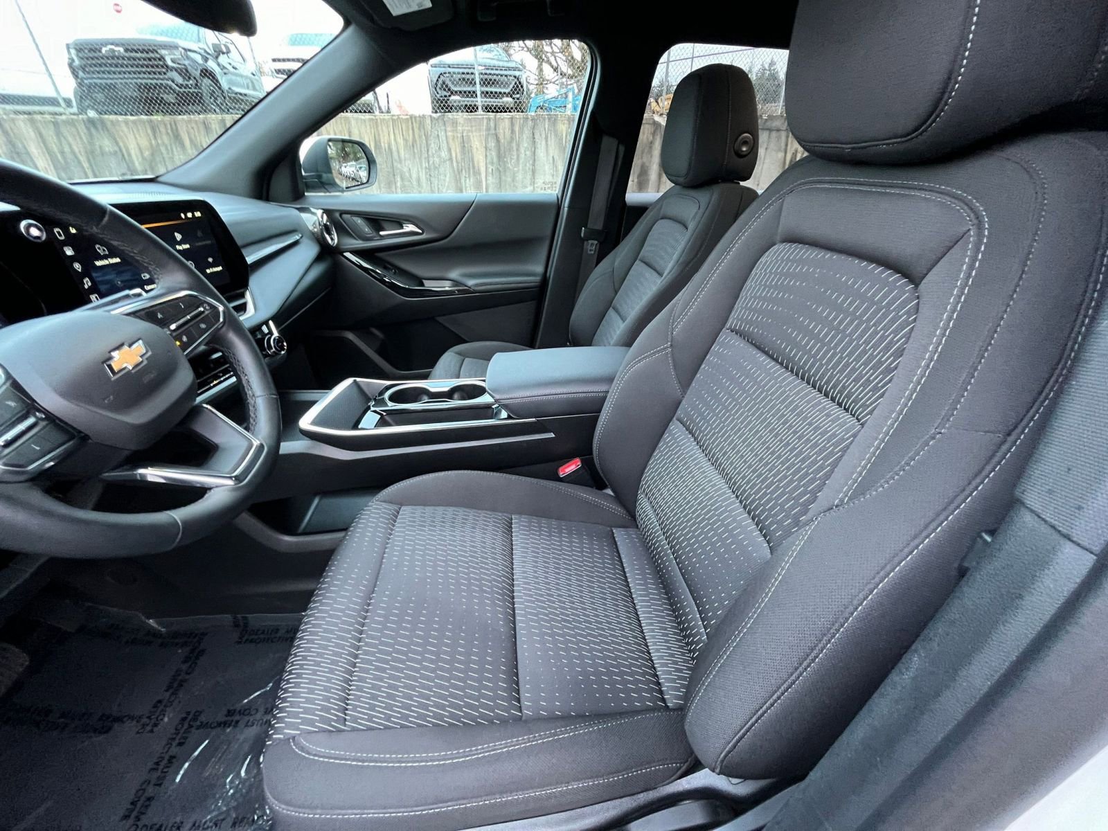 Used 2025 Chevrolet Equinox LT image 27