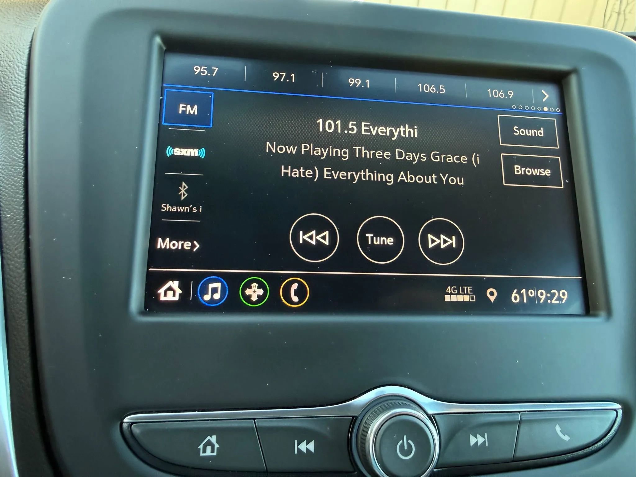 Used 2021 Chevrolet Equinox LT FWD image 17