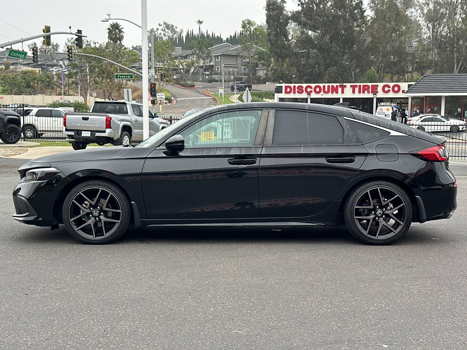 Used 2023 Honda Civic Sport Touring image 2