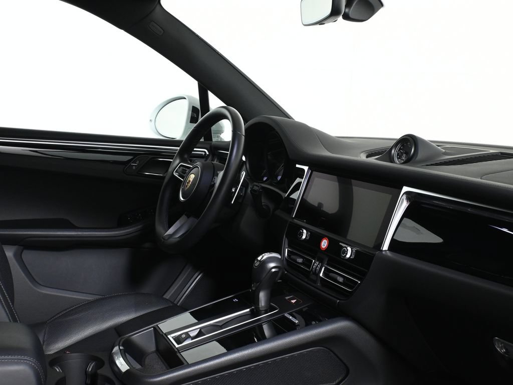 Used 2023 Porsche Macan S AWD/4WD image 37
