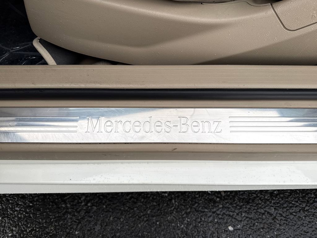 Used 2011 Mercedes-Benz E 550 Coupe image 23