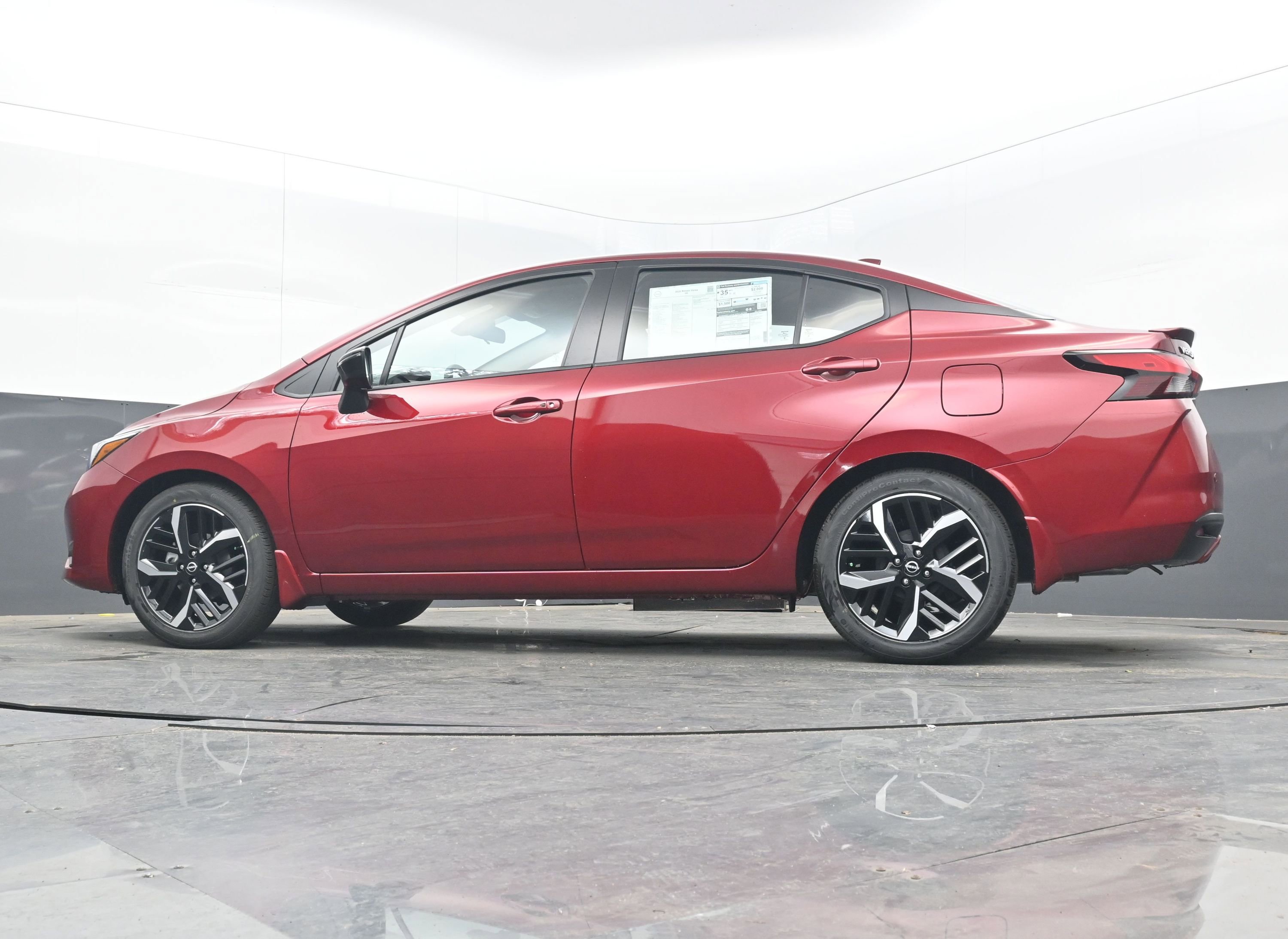 New 2025 Nissan Versa SR w/ Trunk Package image 25