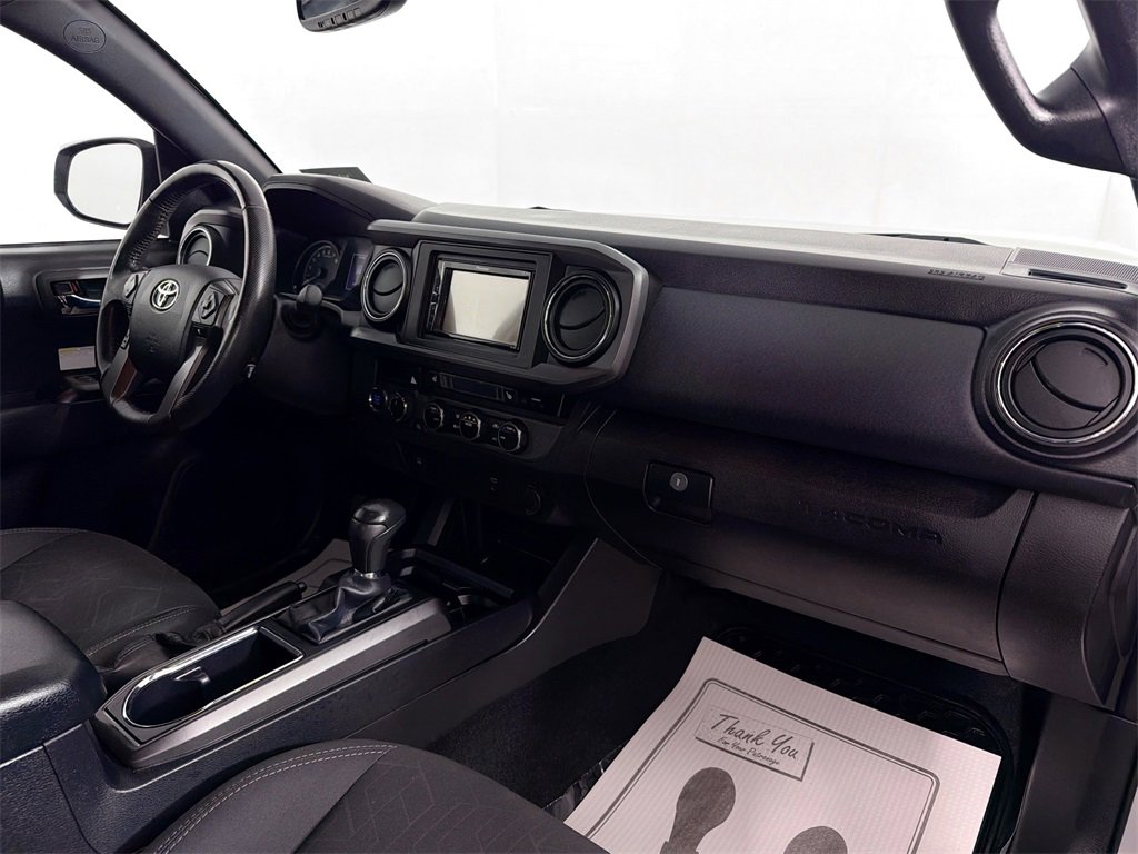 Used 2017 Toyota Tacoma TRD Off-Road image 28