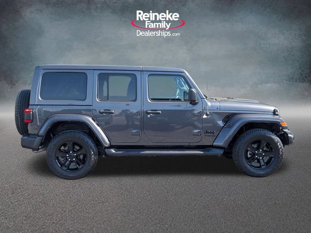 Used 2022 Jeep Wrangler Unlimited Sahara AWD/4WD image 4