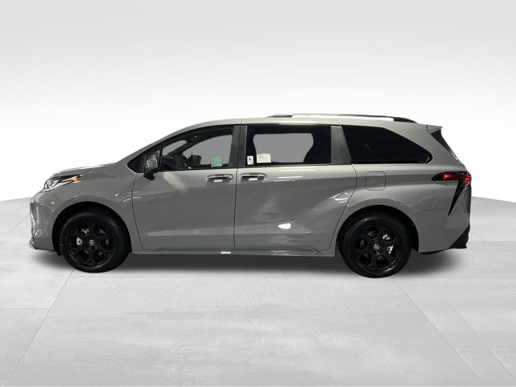 New 2026 Toyota Sienna XLE Woodland Edition AWD/4WD image 2