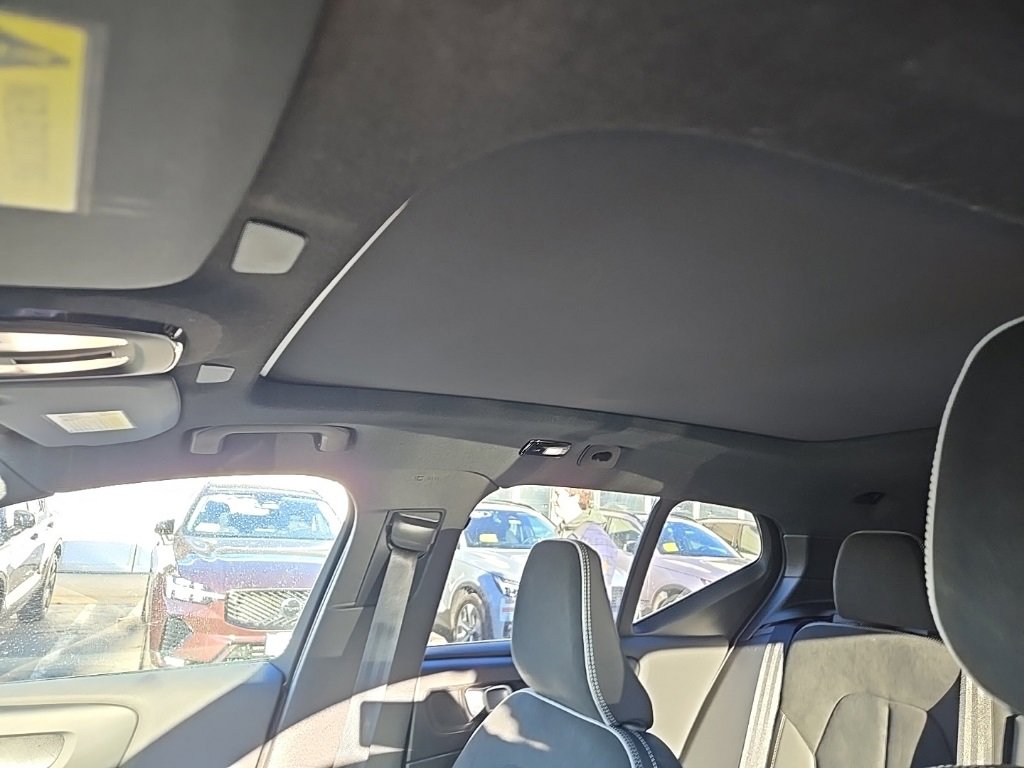 Certified 2024 Volvo XC40 Recharge Ultimate w/ Protection Package Premier image 12