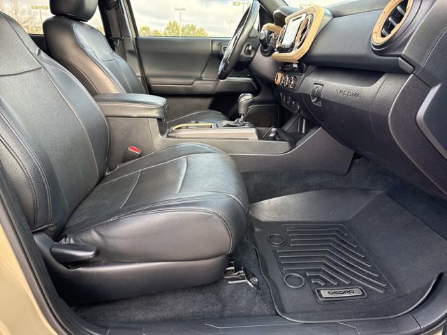Used 2017 Toyota Tacoma TRD Sport w/ Tow Package image 22