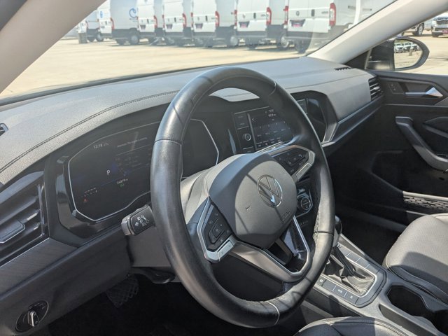 Used 2024 Volkswagen Jetta SE FWD image 11