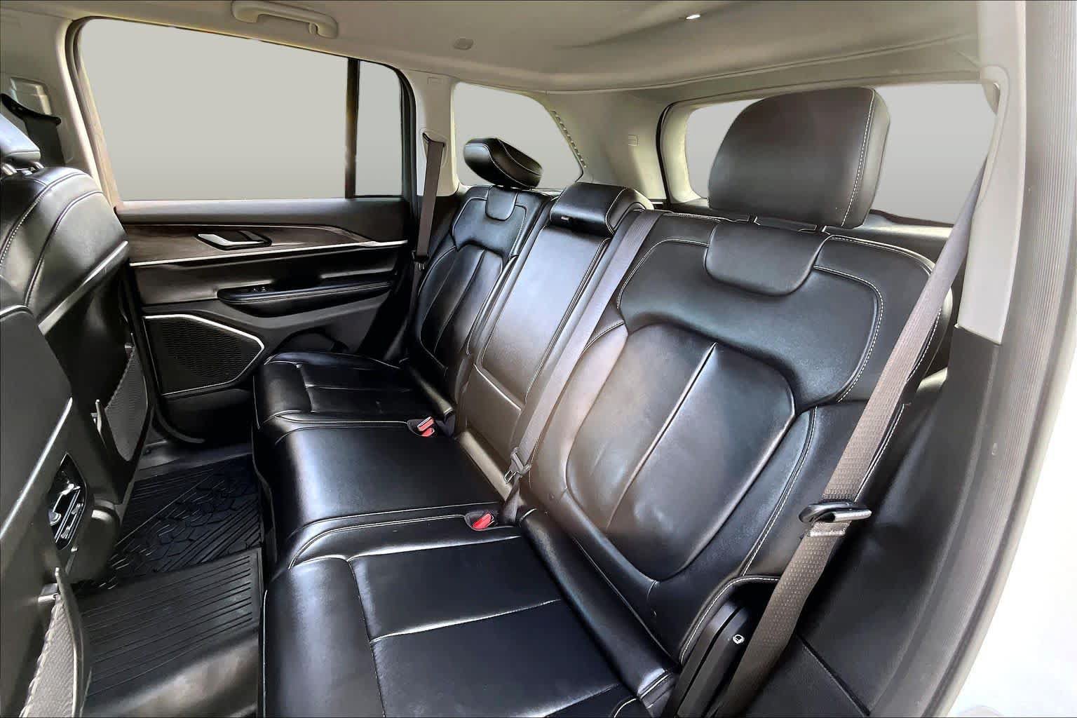 Used 2022 Jeep Grand Cherokee Limited RWD image 19