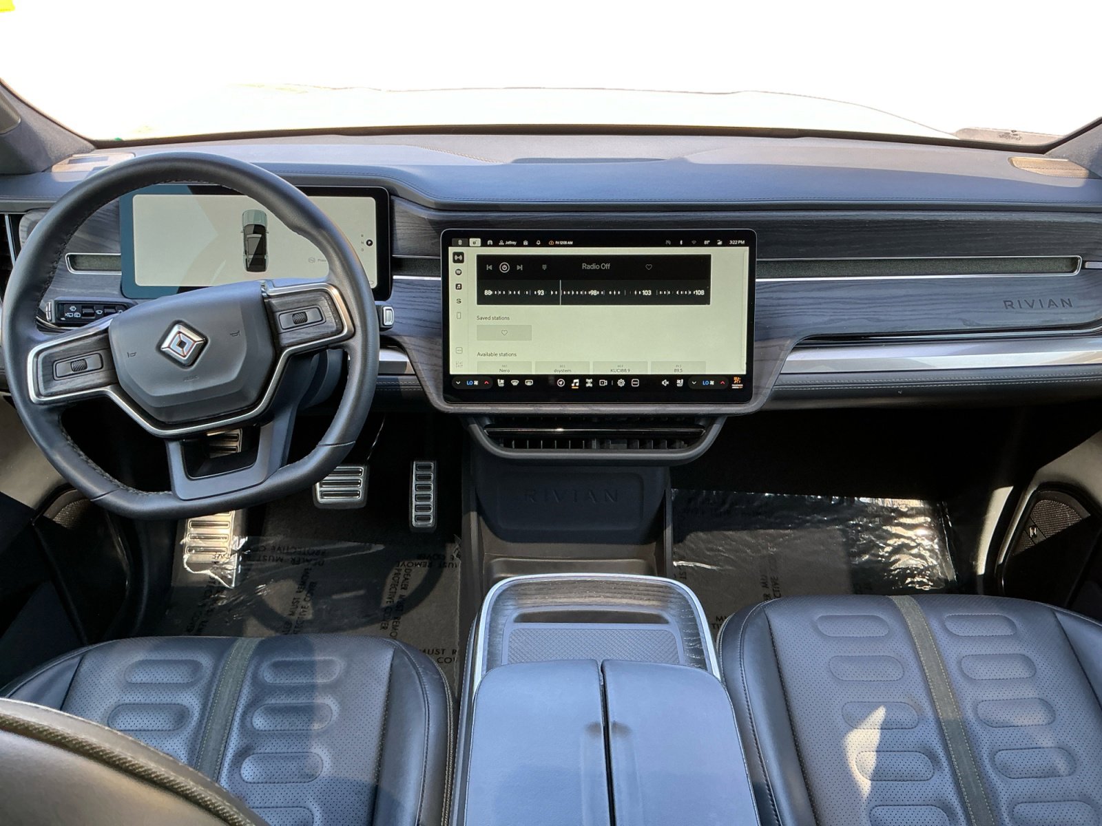 Used 2024 Rivian R1S Adventure AWD/4WD image 10