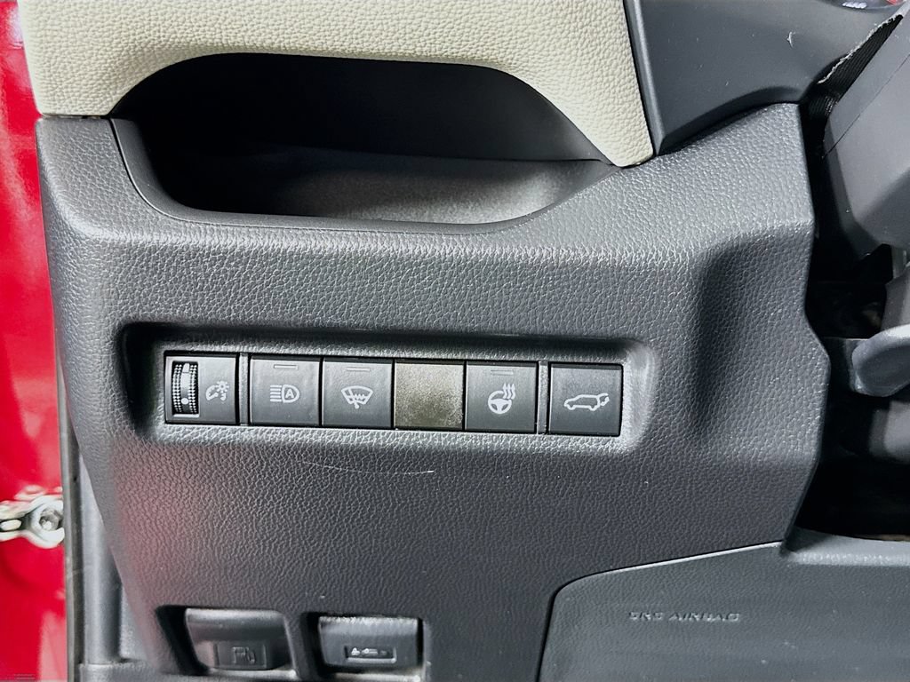 Used 2021 Toyota RAV4 XLE w/ Convenience Package AWD/4WD image 18