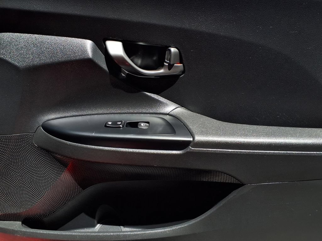 Used 2020 Hyundai Veloster 2.0 FWD image 25