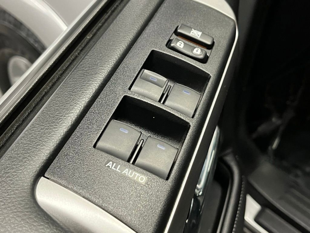 Used 2018 Toyota 4Runner SR5 Premium image 16