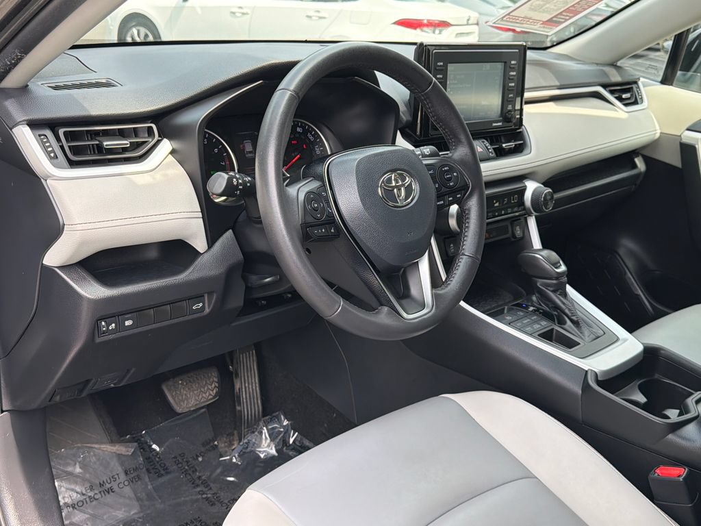 Used 2021 Toyota RAV4 XLE Premium AWD/4WD image 16