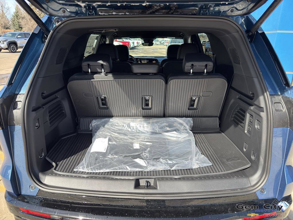 New 2026 Chevrolet Traverse High Country w/ LPO, Floor Liner Package image 8