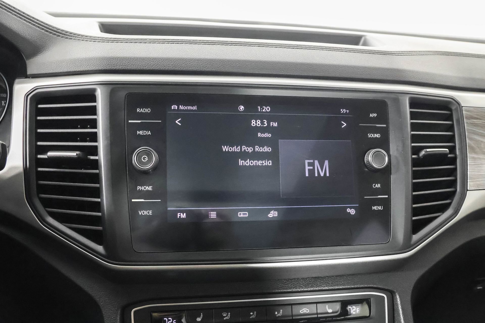 Used 2020 Volkswagen Atlas Cross Sport SE w/ Panoramic Sunroof Package image 29