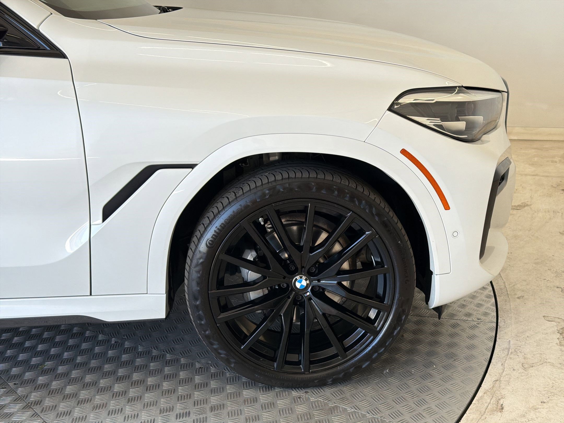 Certified 2023 BMW X6 xDrive40i w/ M Sport Package AWD/4WD image 12