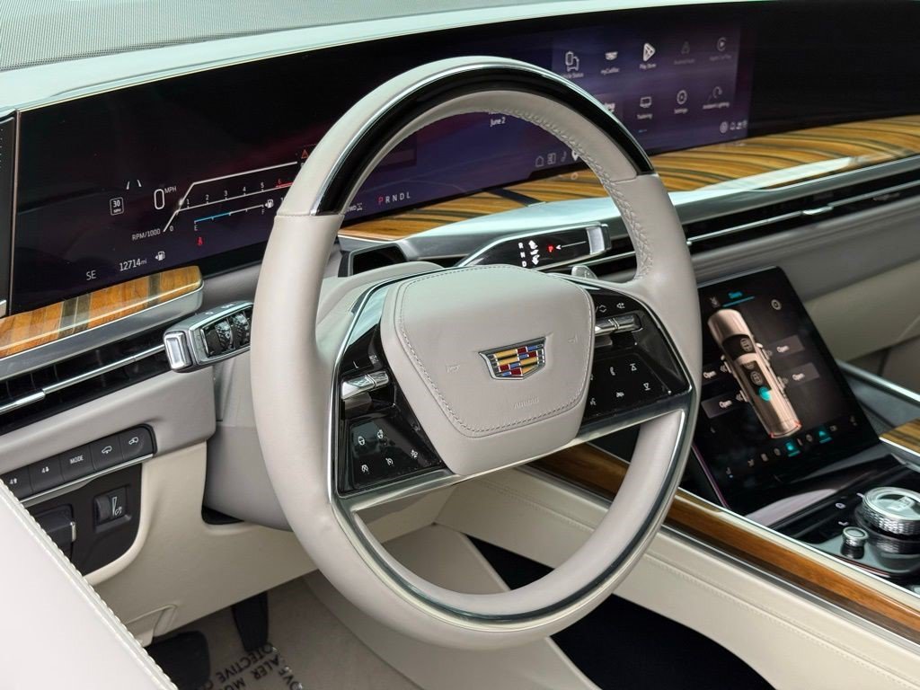 Certified 2025 Cadillac Escalade ESV Sport Platinum w/ LPO, ONYX Package AWD/4WD image 20