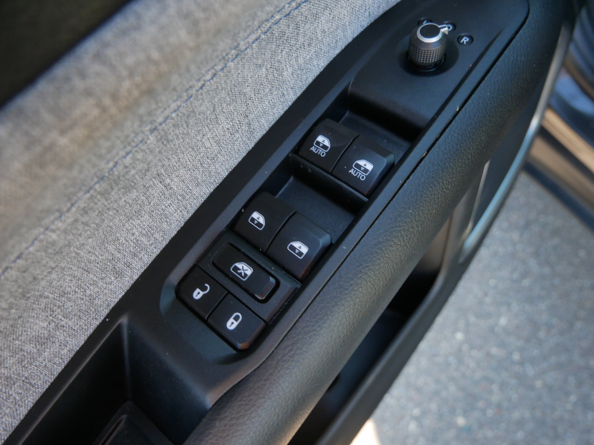 Used 2023 Jeep Compass Latitude image 21