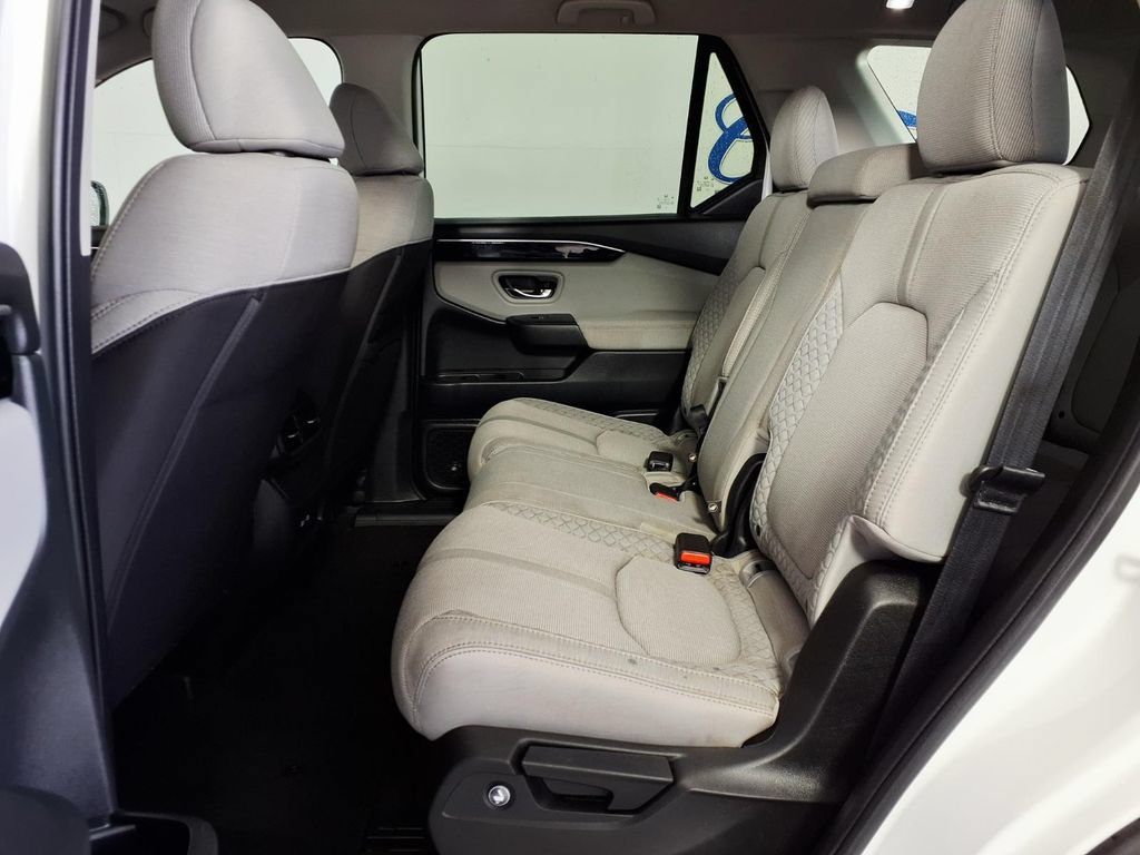 Used 2023 Honda Pilot LX image 8