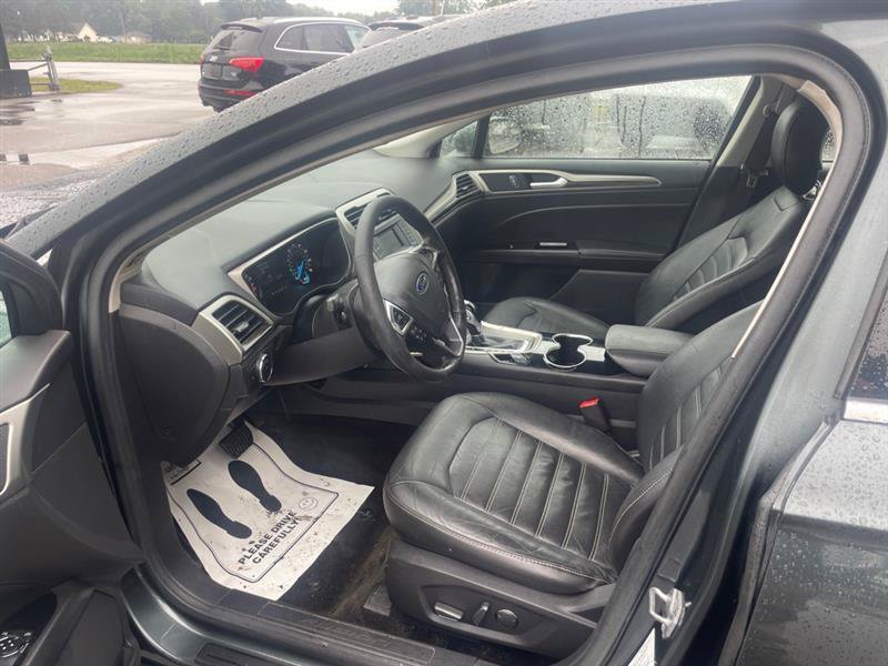Used 2015 Ford Fusion SE w/ Equipment Group 202A FWD image 9