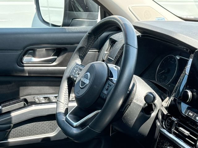 Used 2023 Nissan Pathfinder SL w/ SL Premium Package AWD/4WD image 12