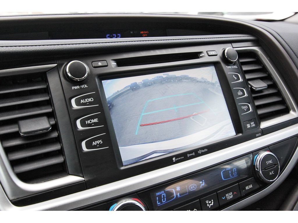 Used 2017 Toyota Highlander XLE FWD image 28