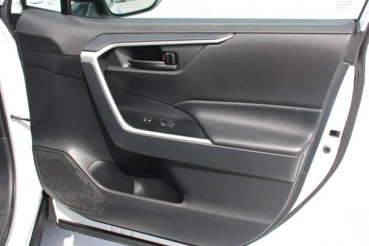 Certified 2025 Toyota RAV4 LE AWD/4WD image 18