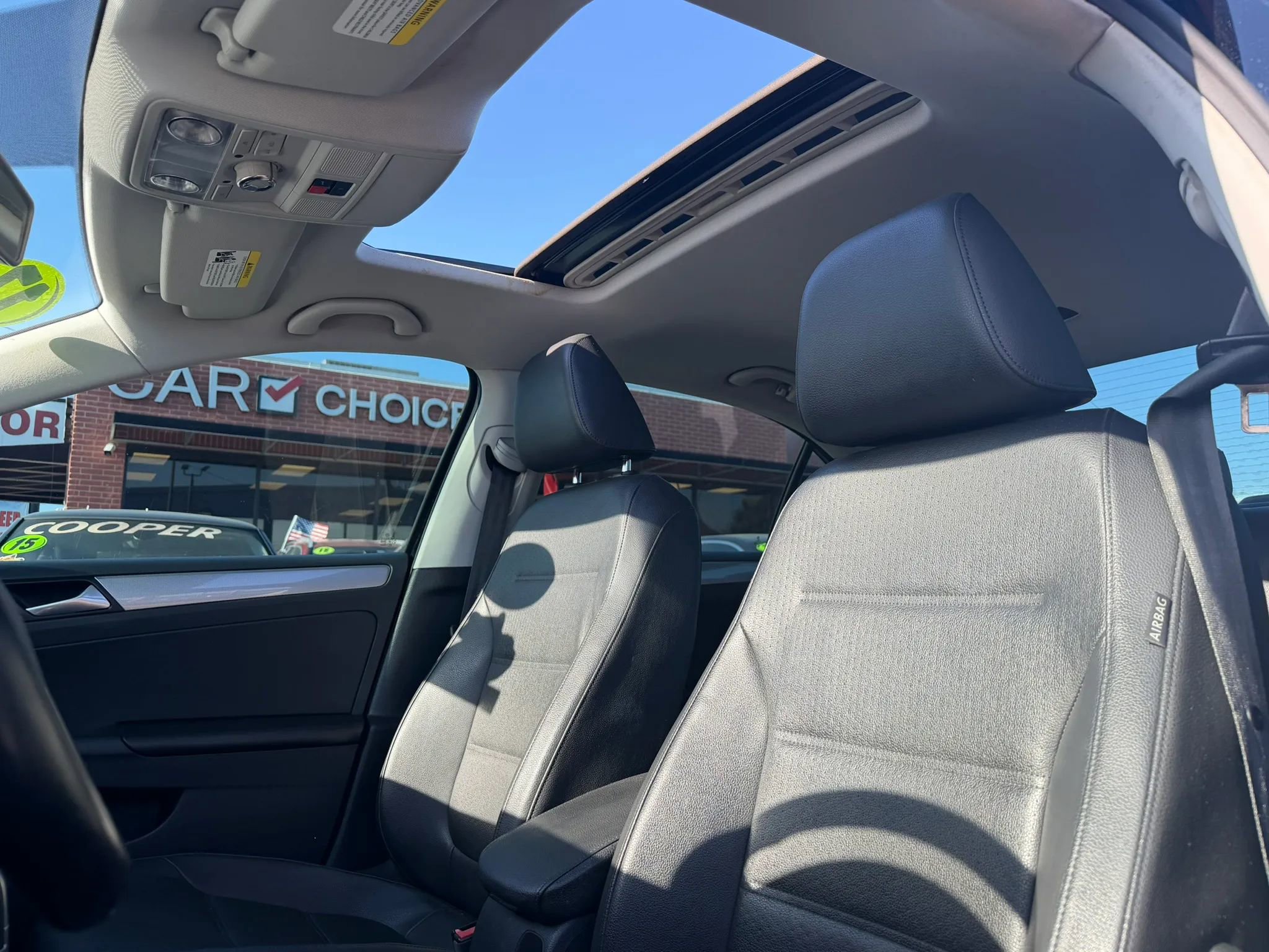 Used 2017 Volkswagen Jetta SE FWD image 8