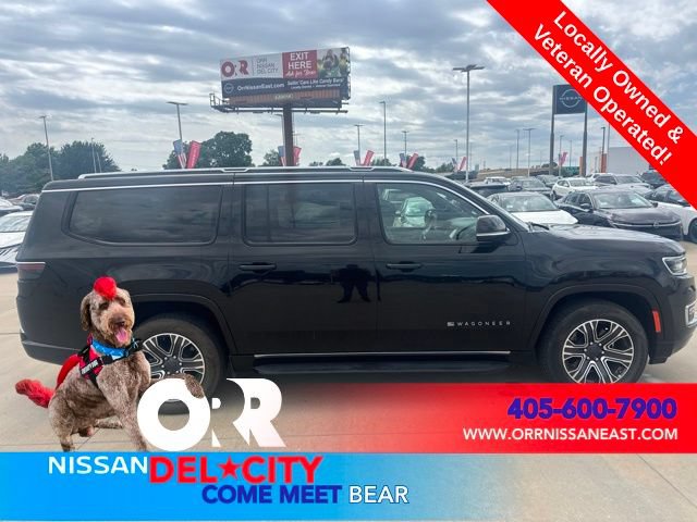Used 2023 Jeep Wagoneer L Series II AWD/4WD image 6