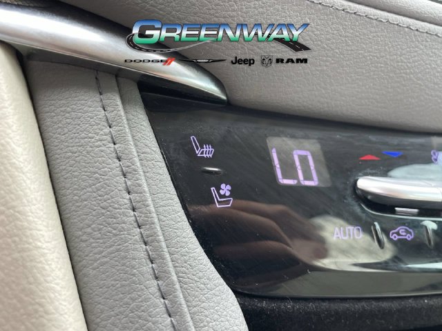 Used 2017 Cadillac XT5 Premium Luxury FWD image 26