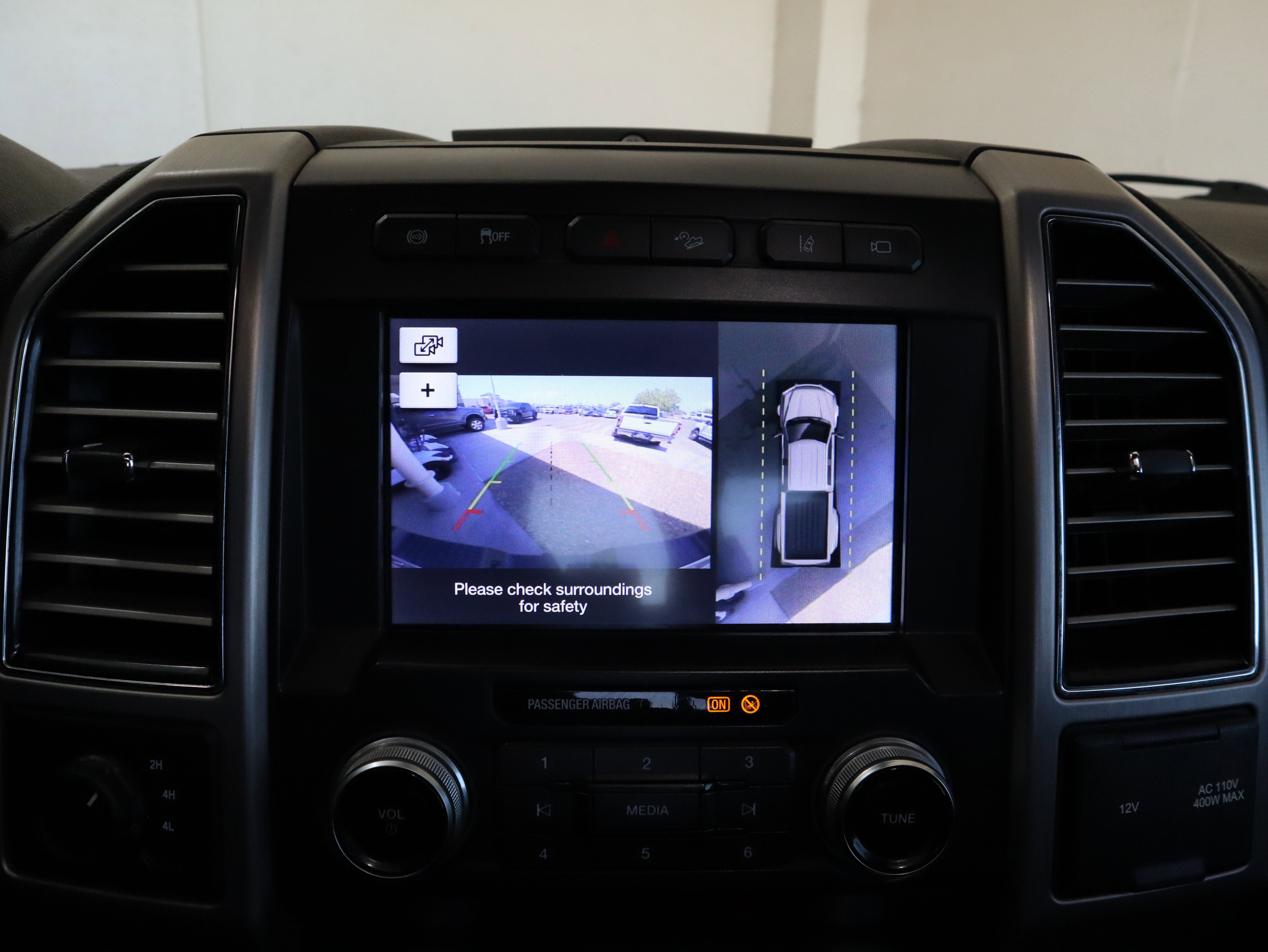 Used 2019 Ford F350 Platinum w/ Platinum Ultimate Package AWD/4WD image 30