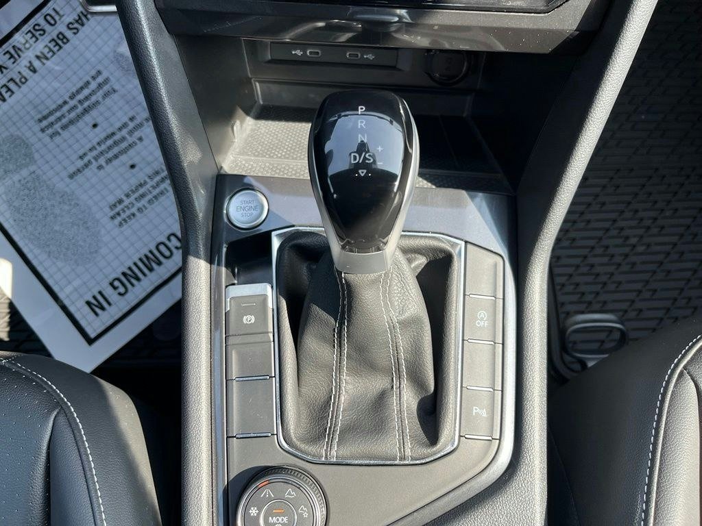 Certified 2024 Volkswagen Tiguan SE R-Line AWD/4WD image 18