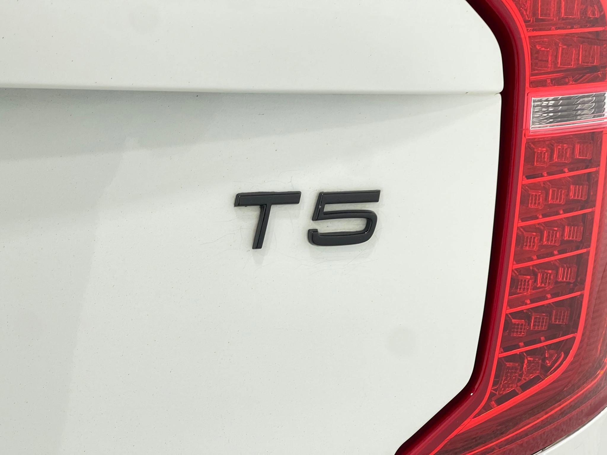 Used 2018 Volvo XC90 T5 Momentum w/ Convenience Package FWD image 42